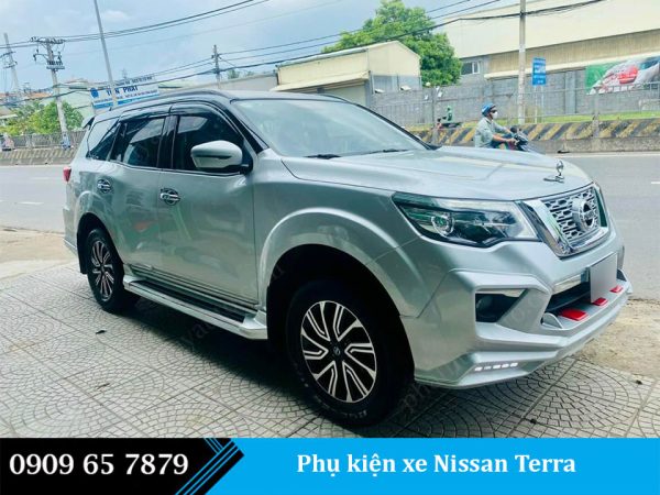 5 phụ kiện xe Nissan Terra