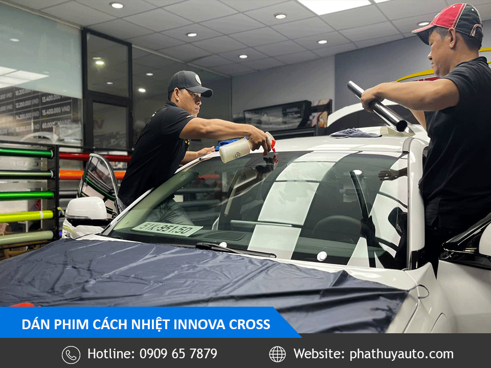 6 phụ kiện Innova Cross 2026