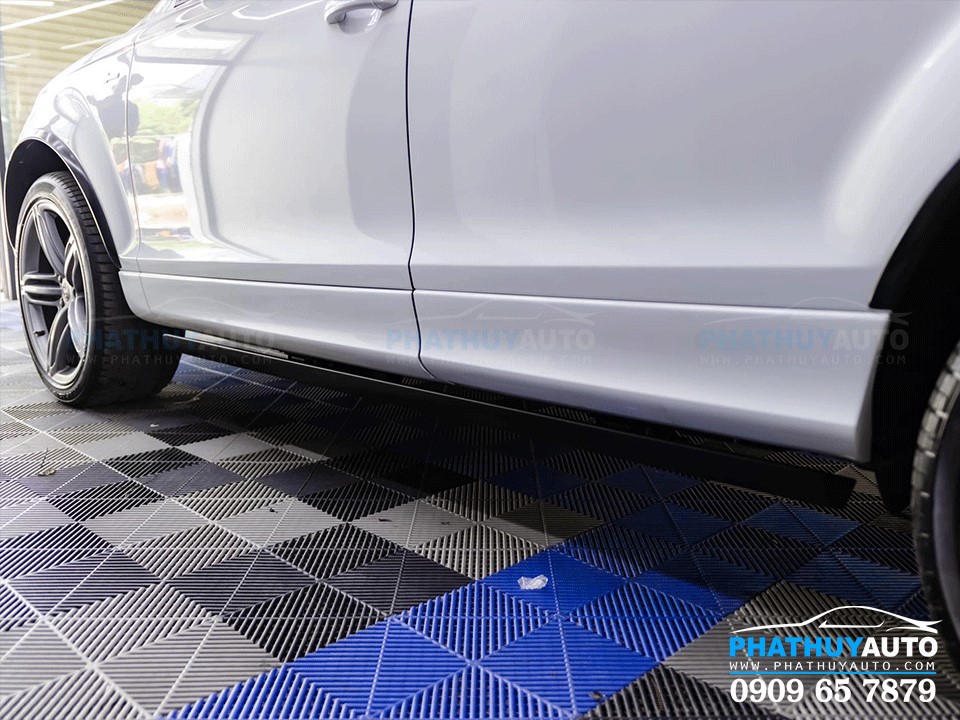 Bậc điện lên xuống Audi Q7