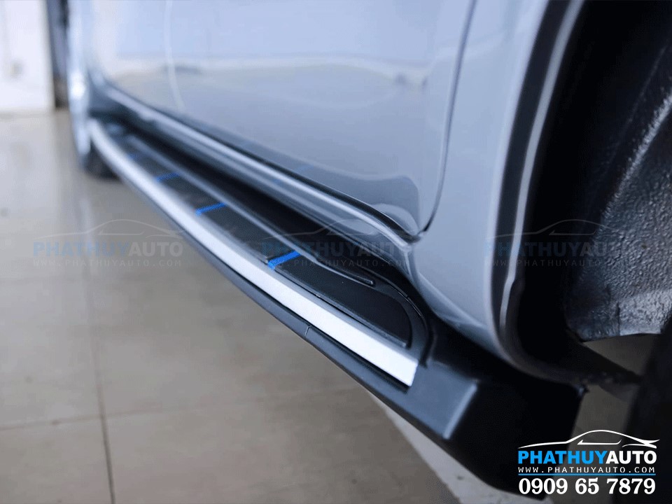 Bệ bậc lên xuống xe INNOVA