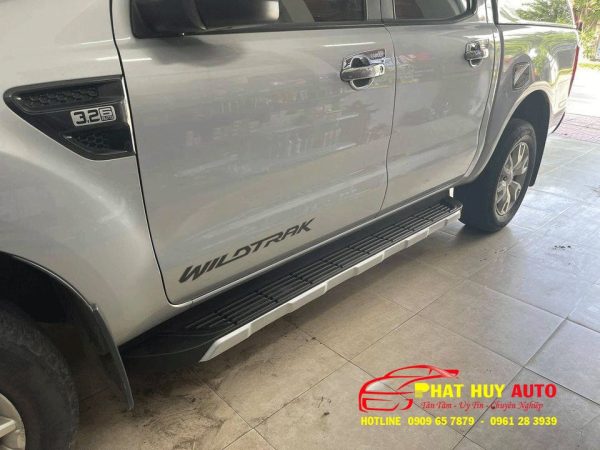 Bệ bước chân Ford Ranger 2021