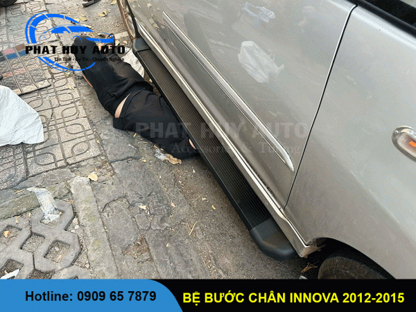 Bệ Bước Chân Innova 2012-2015