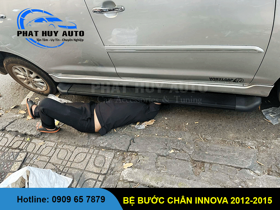 Bệ Bước Chân Innova 2012-2015