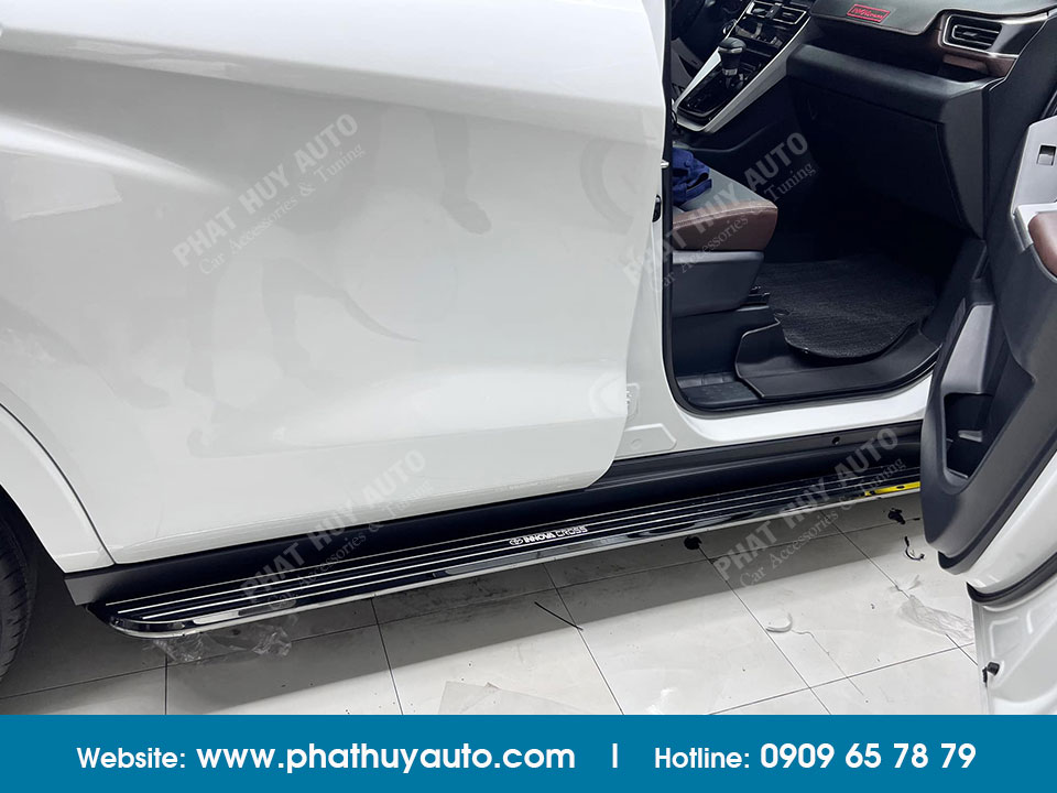 Bệ bước chân Innova Cross