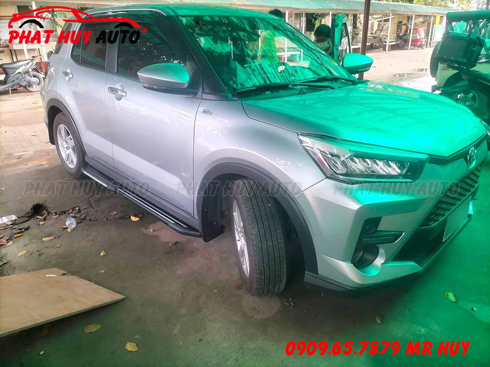 Bệ bước chân Toyota Raize 2022