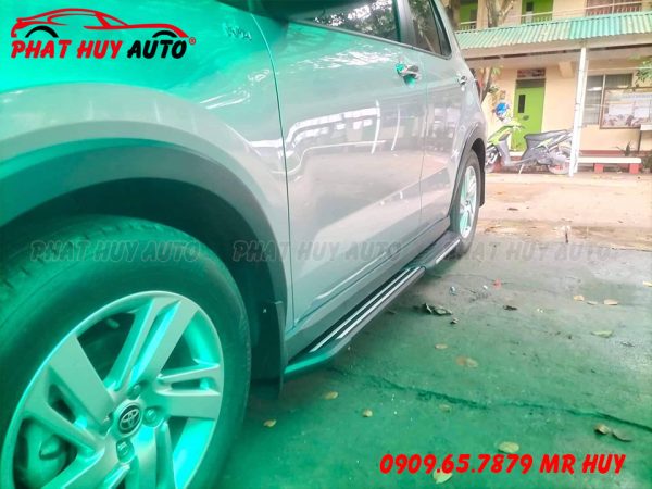 Bệ bước chân Toyota Raize 2022