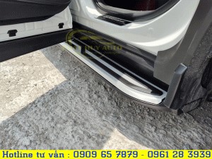 Bệ bước chân xe Toyota Cross
