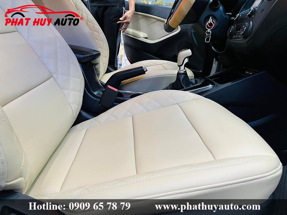 Bọc ghế da Kia Cerato 2016