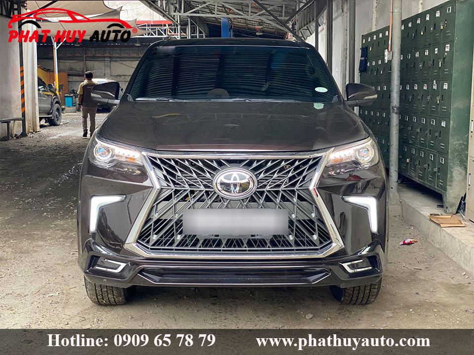 Body kit Fortuner 2020 mẫu Lexus