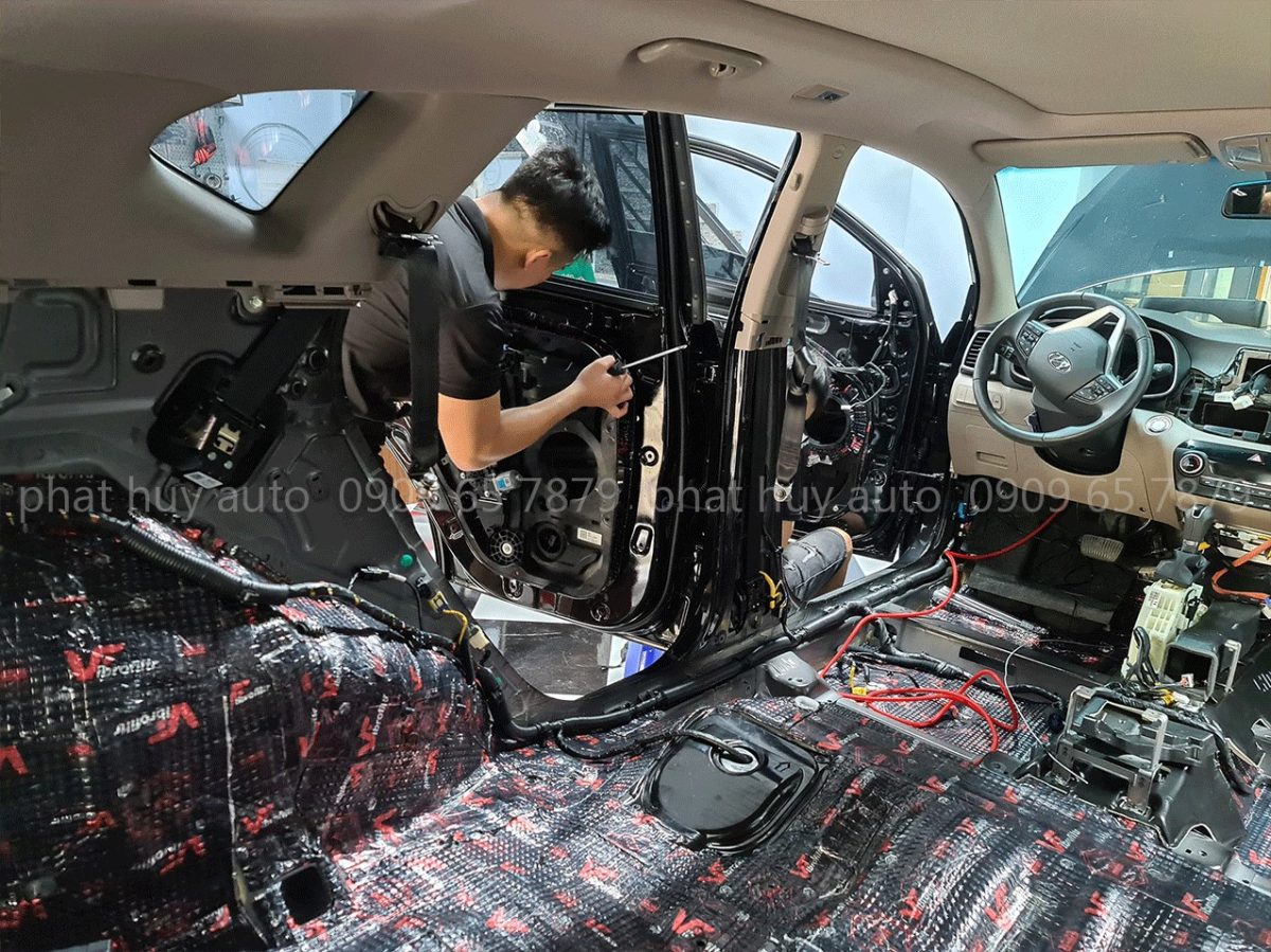 Cách âm chống ồn Hyundai Tucson