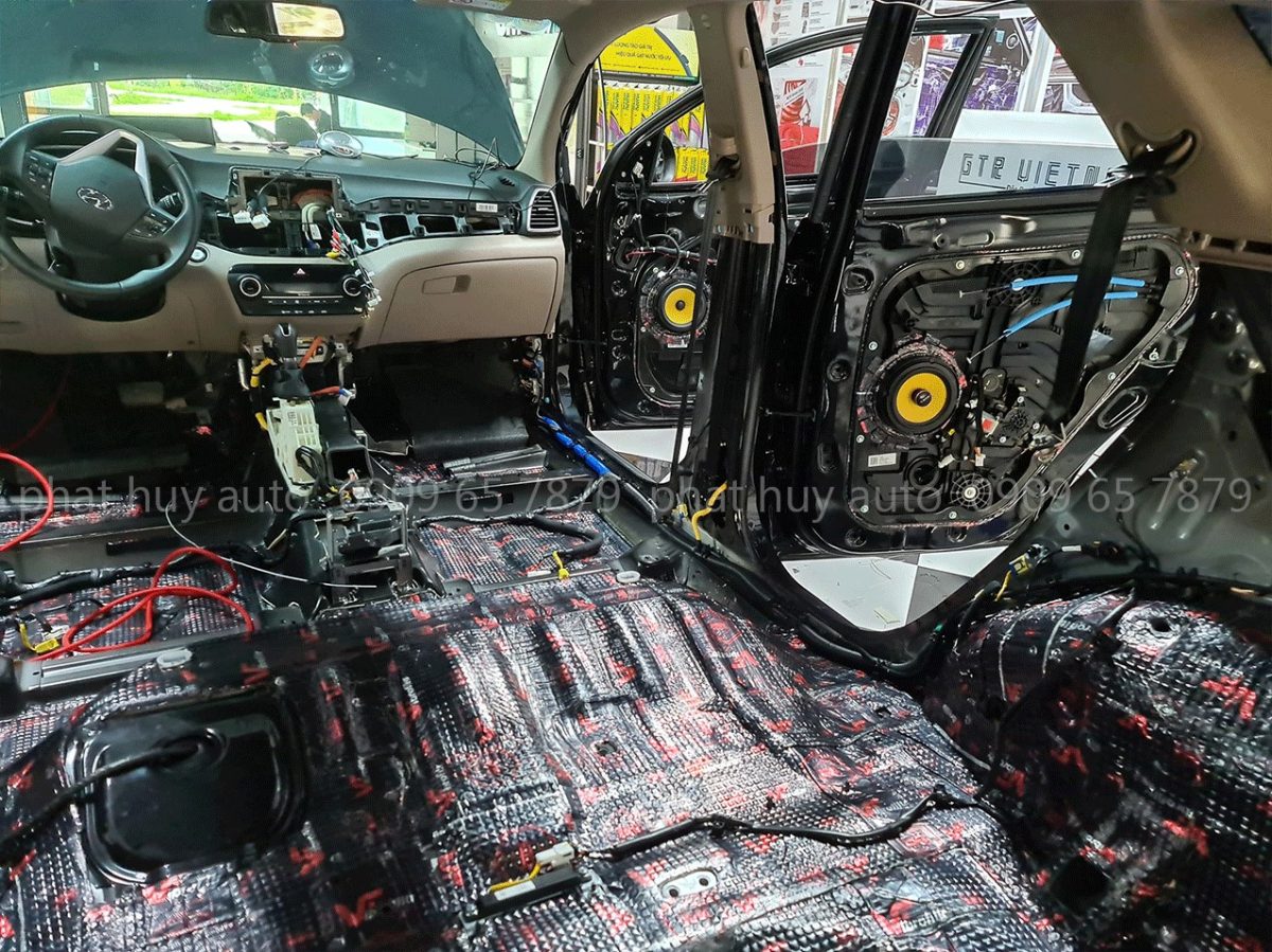 Cách âm chống ồn Hyundai Tucson