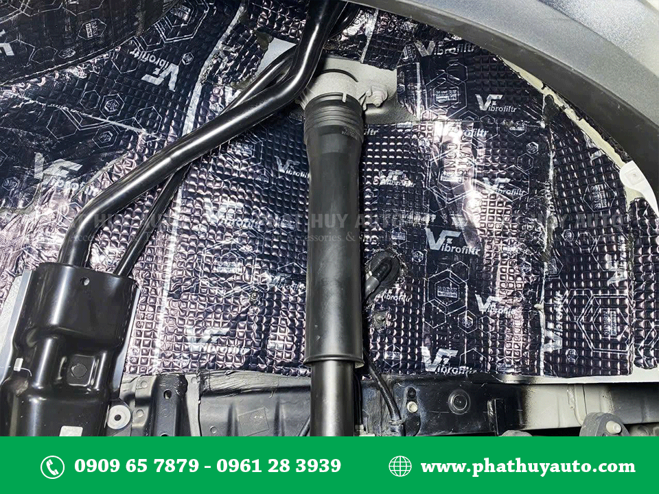 Cách âm hốc bánh Mazda CX30