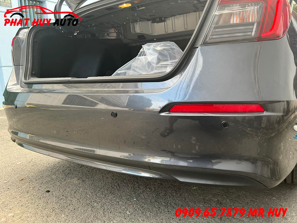 Cảm biến lùi xe Civic 2022