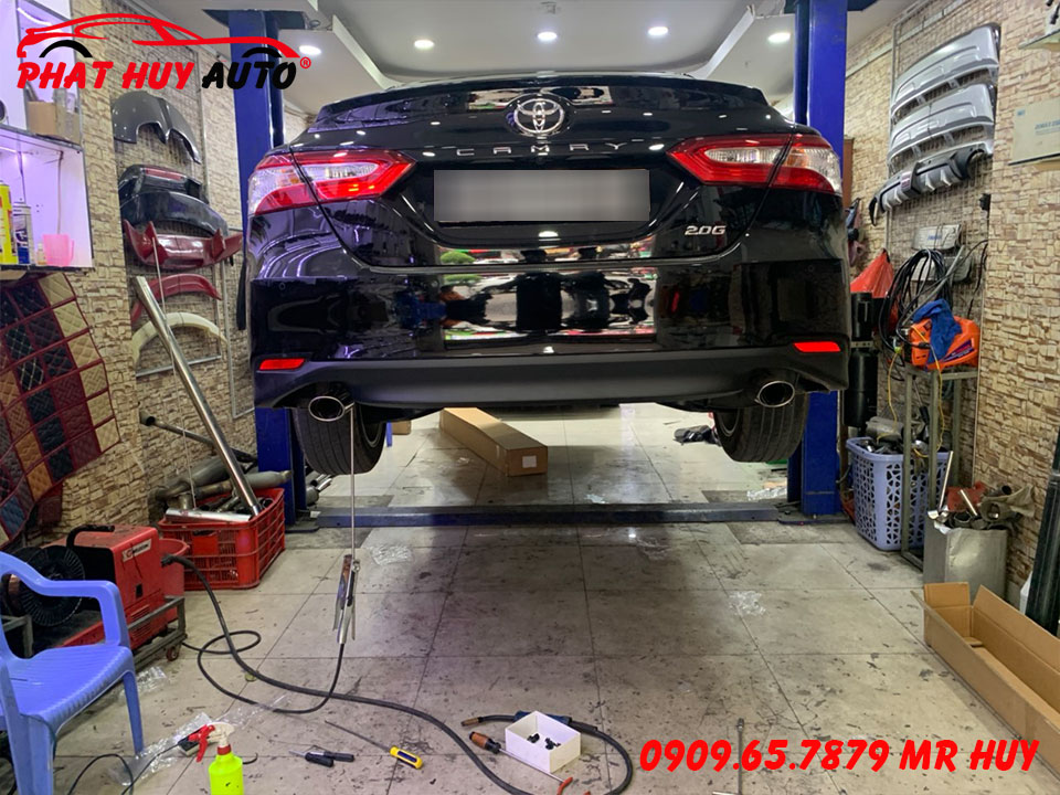Camry 2022 Độ Đuôi Pô Zin