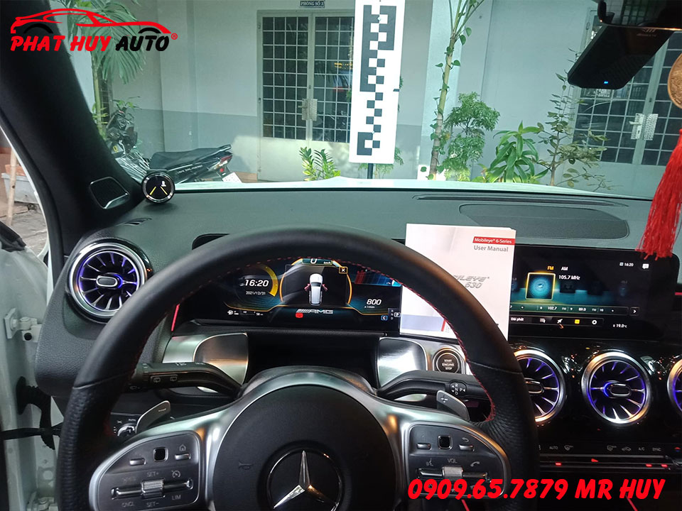 Cảnh báo va chạm Mercedes GLB