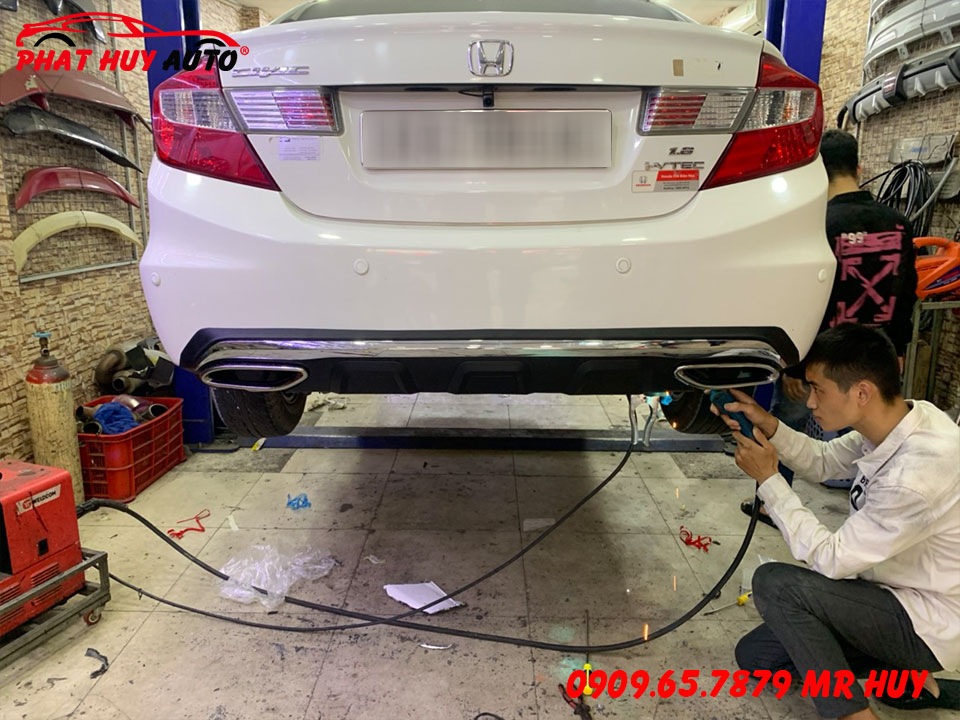 Civic 2012 độ Lip Pô Mercedes