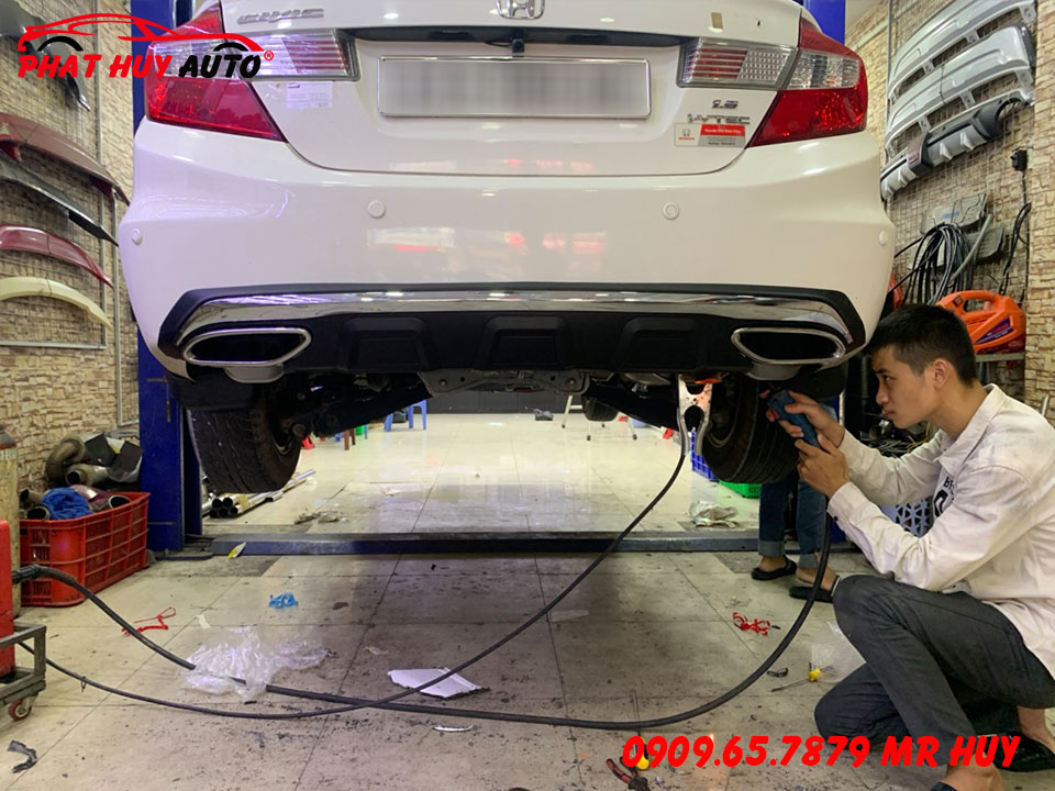 Civic 2012 độ Lip Pô Mercedes