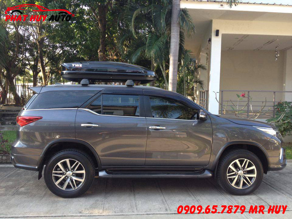 Cốp nóc ô tô Toyota Fortuner