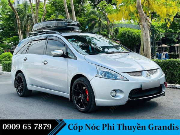 Cốp nóc phi thuyền Mitsubishi Grandis