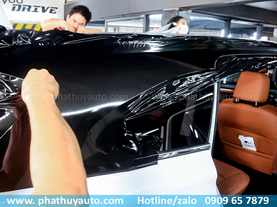 Dán decal nóc đen Ford Everest
