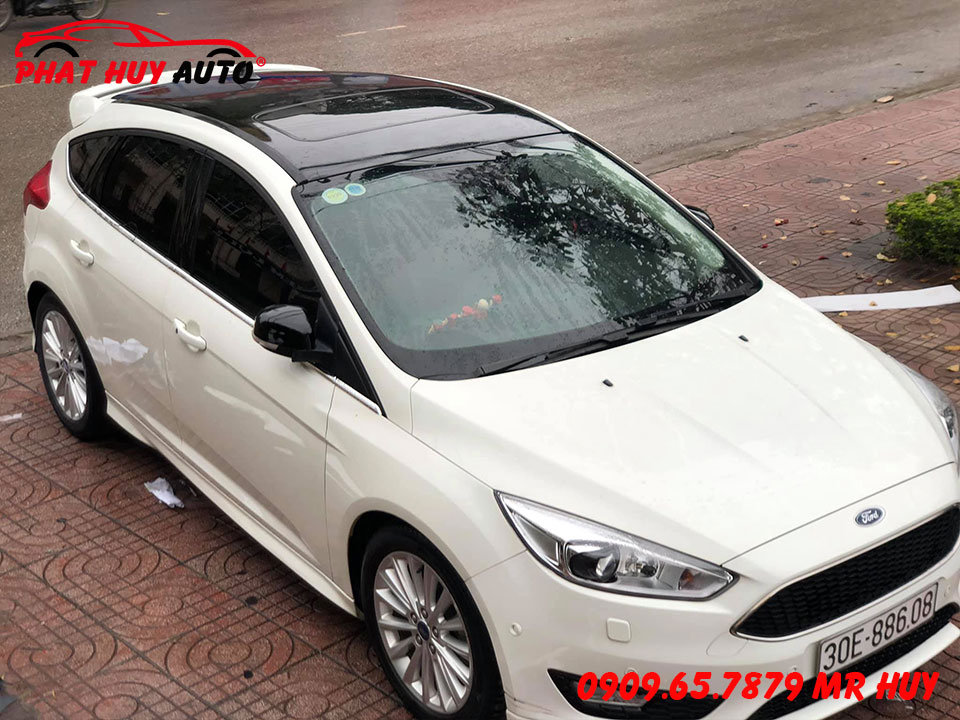 Dán decal nóc đen Ford Fiesta