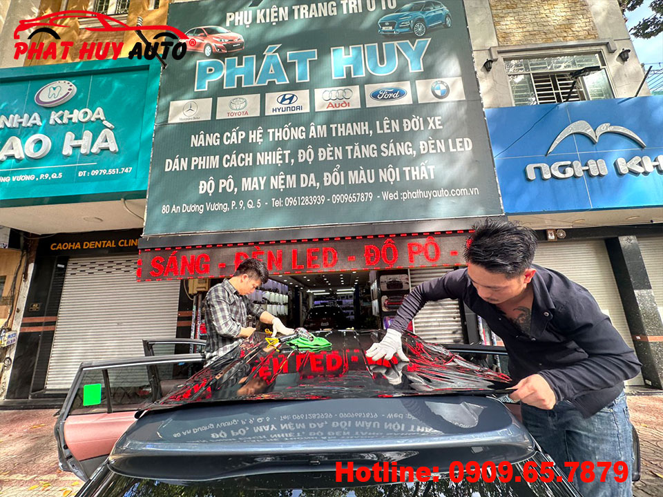 Dán decal nóc đen Toyota Cross