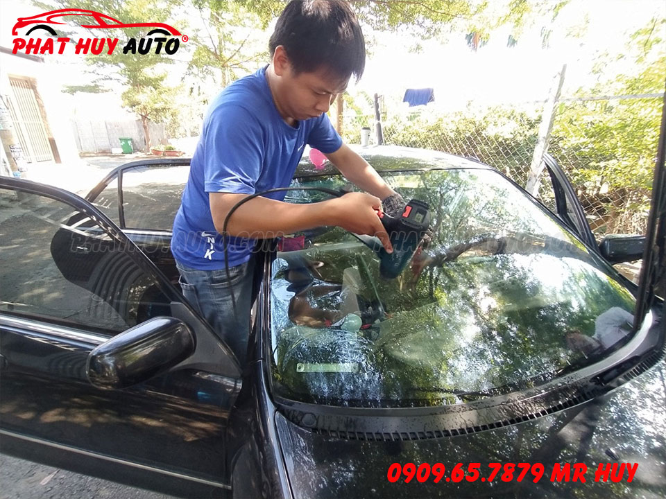 Dán Phim Cách Nhiệt Ford Laser