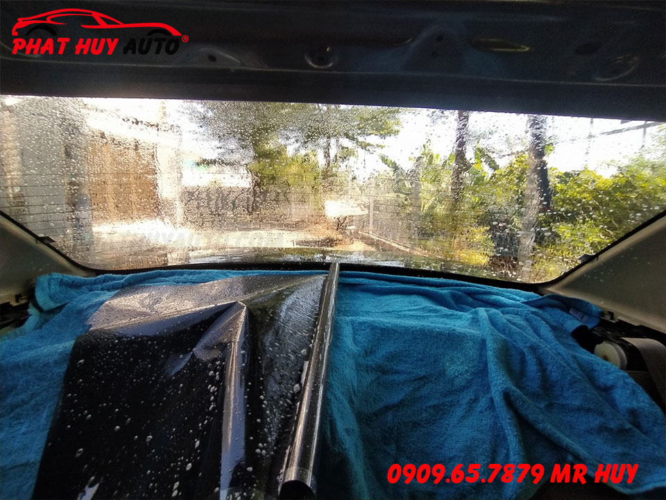 Dán Phim Cách Nhiệt Ford Laser