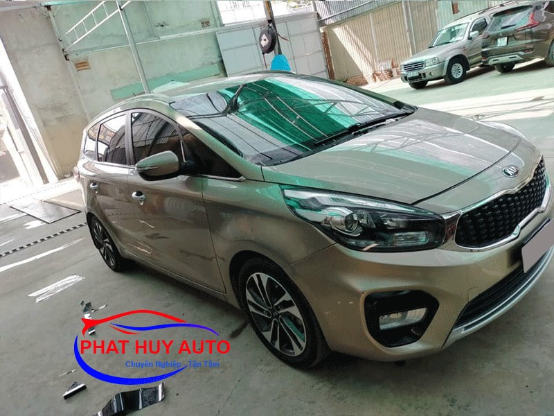 Dán phim cách nhiệt Kia Rondo