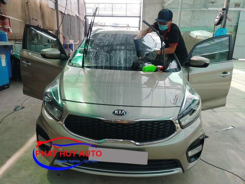 Dán phim cách nhiệt Kia Rondo