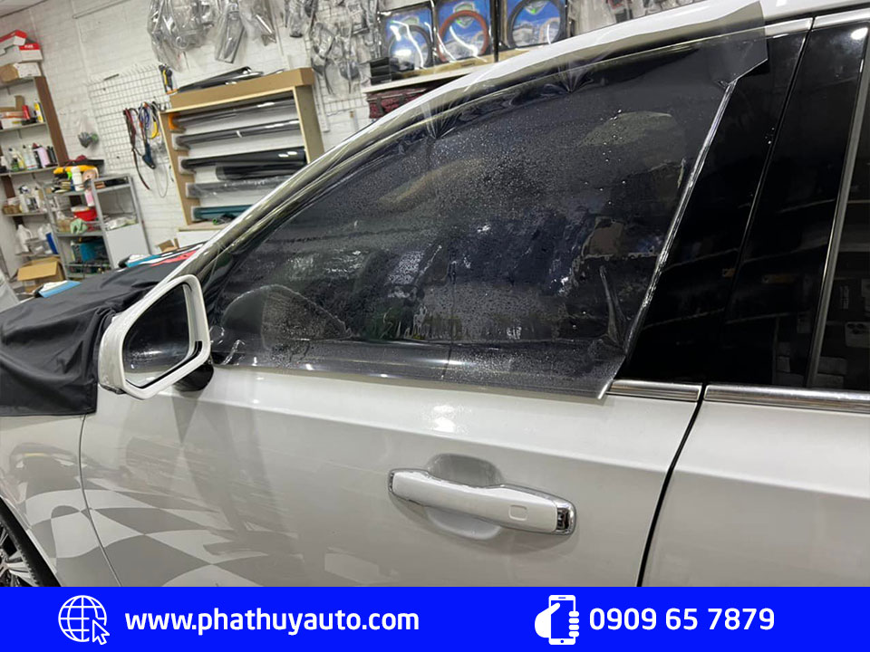 Dán phim cách nhiệt kính xe Volvo S90