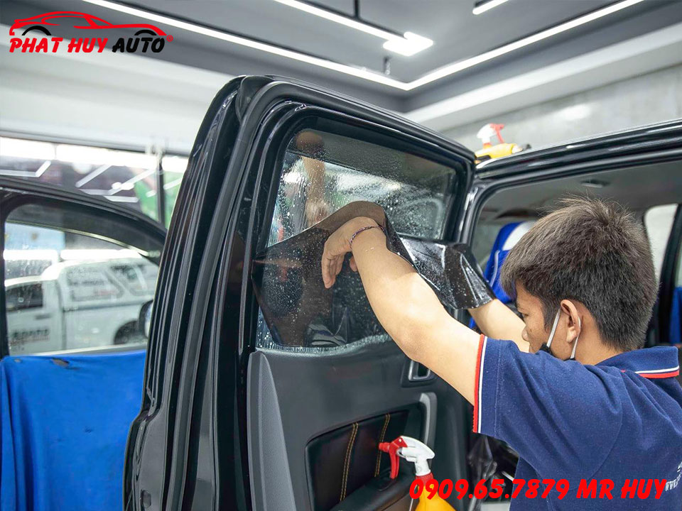 Dán phim cách nhiệt Mitsubisi Triton