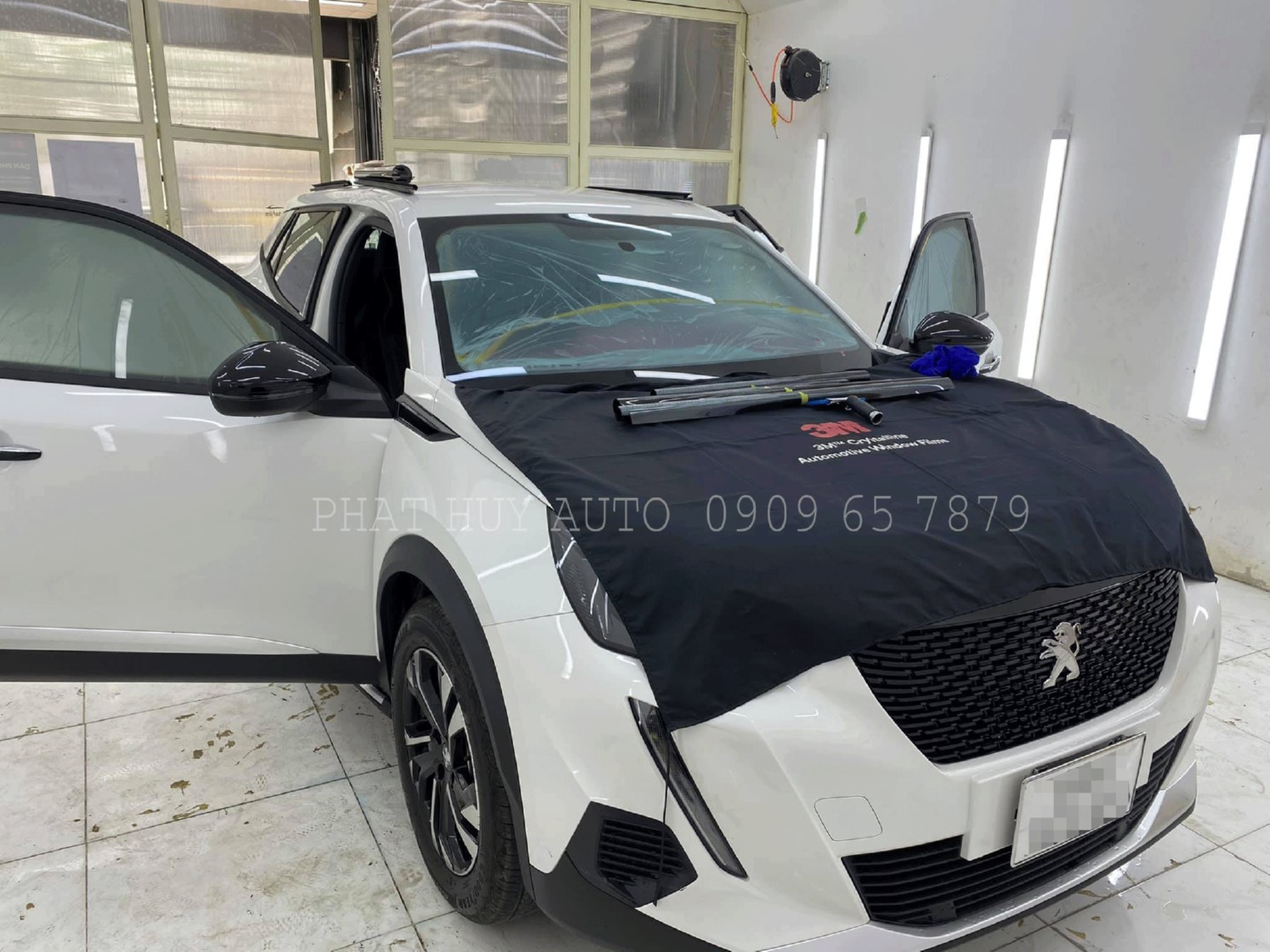 Dán phim cách nhiệt Peugeot 2008