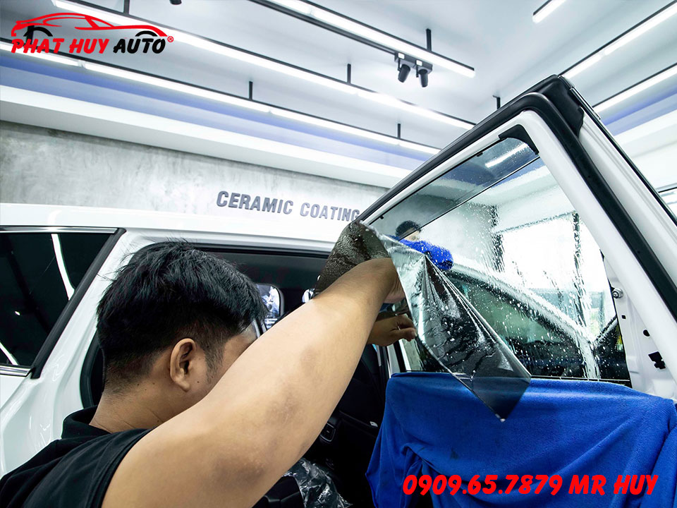 Dán phim cách nhiệt Toyota Veloz