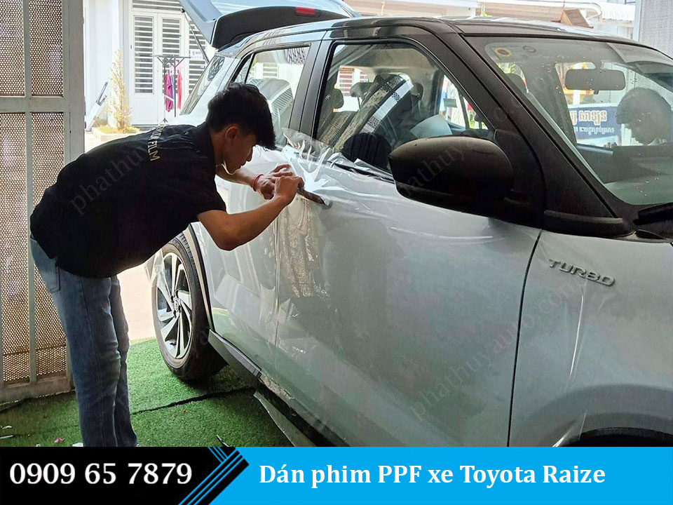 Dán phim PPF xe Toyota Raize