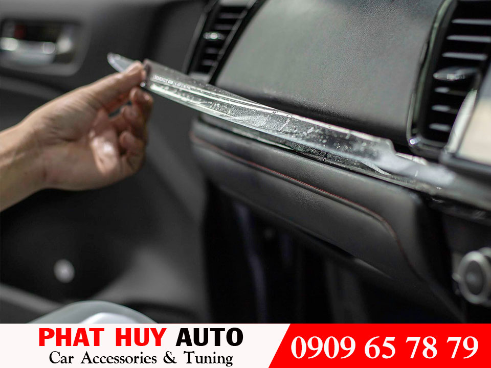 Dán PPF nội thất ô tô