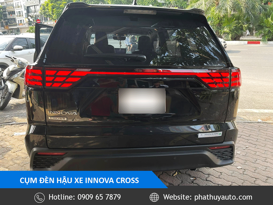 Đèn hậu nguyên cụm Innova Cross