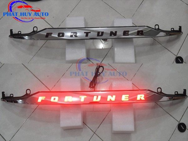 Đèn Led Cốp Có Chữ FORTUNER