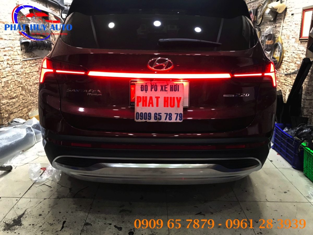 Đèn led cốp Hyundai Santafe 2021