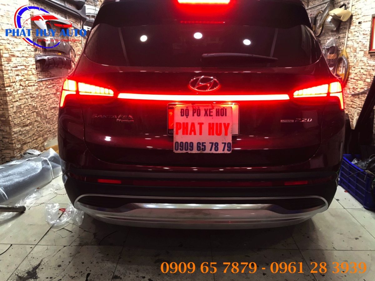 Đèn led cốp Hyundai Santafe 2021