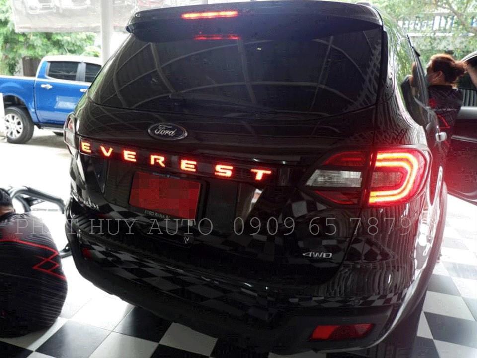 Đèn Led Cốp Xe Ford Everest