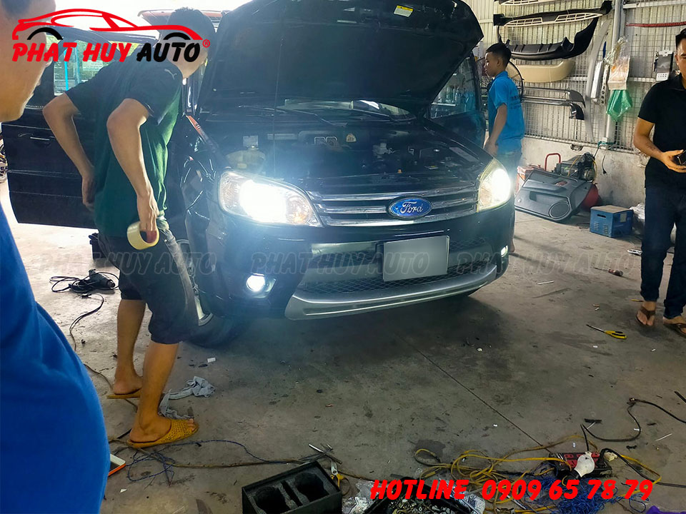 Độ bi gầm cho Ford Escape