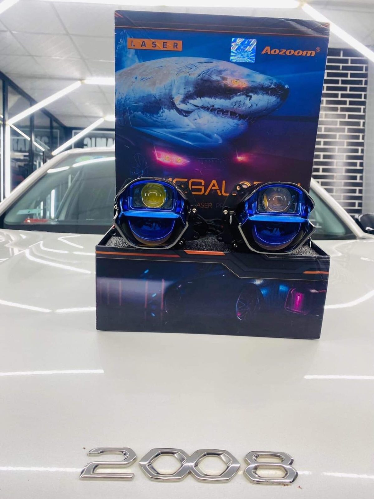 Độ Bi Laser Megalodon xe Peugeot 2008