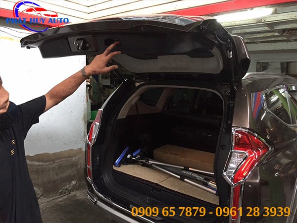 Độ cốp điện cho Pajero Sport