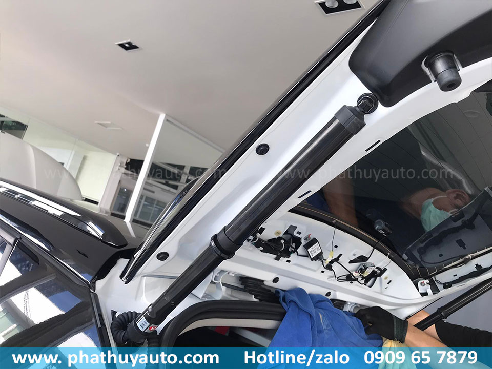 Độ cốp điện cho Peugeot 2008