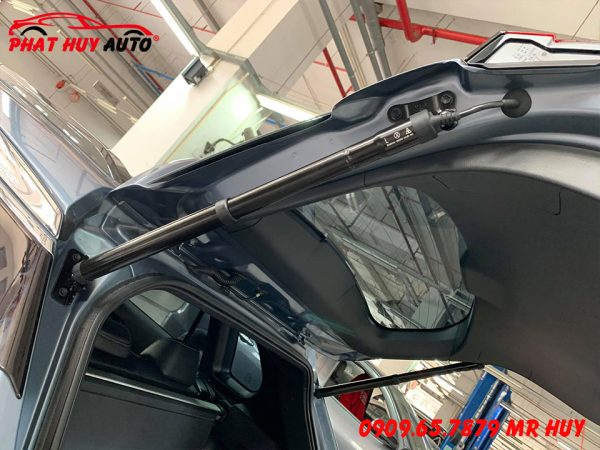 Độ cốp điện cho Toyota Veloz