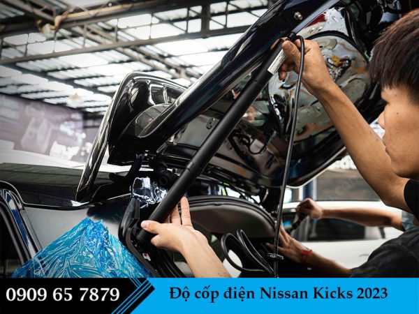 Độ cốp điện Nissan Kicks 2023