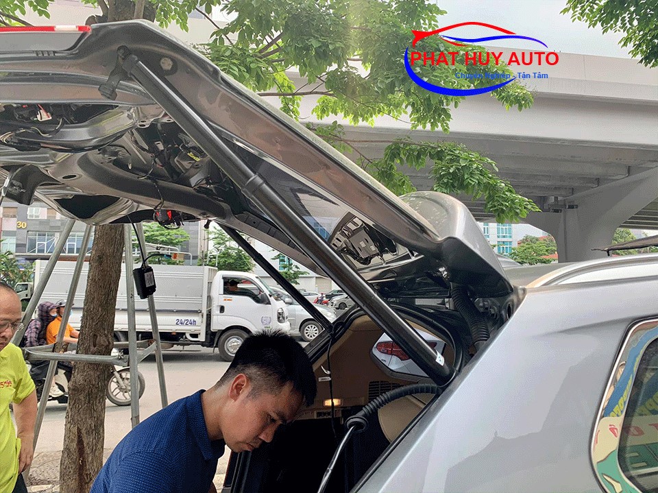 Độ cốp điện xe ô tô