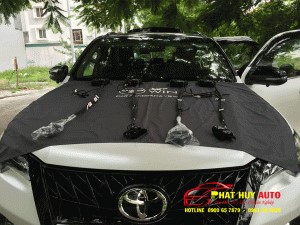 Độ cửa hít cho xe Fortuner