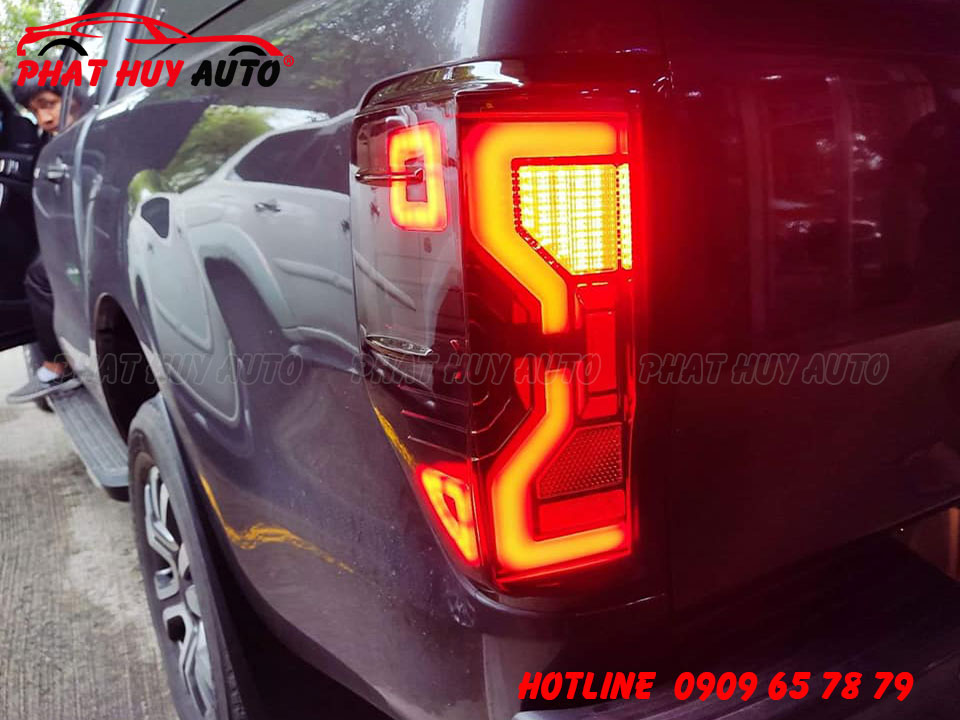 Độ cụm đèn hậu Ford Raptor